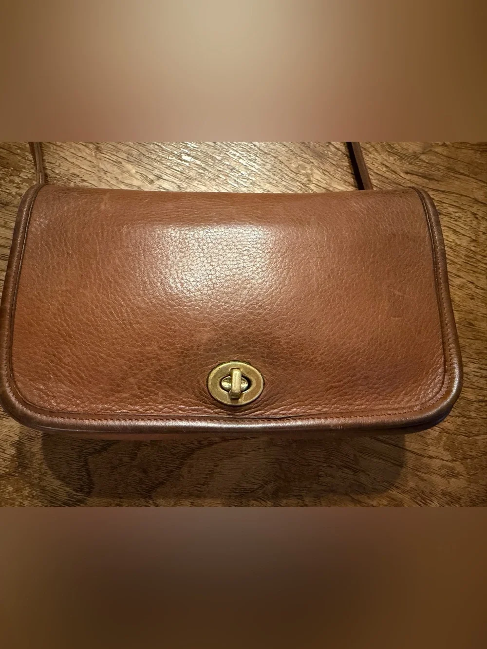 Coach British Tan Leather Turnlock Crossbody Clutch 9755